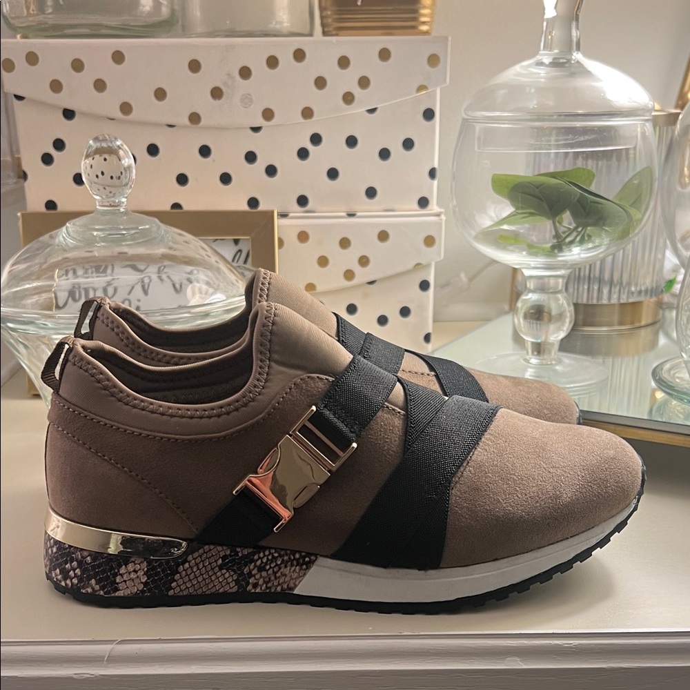 Stylish Women's Sneakers in Brown and Black